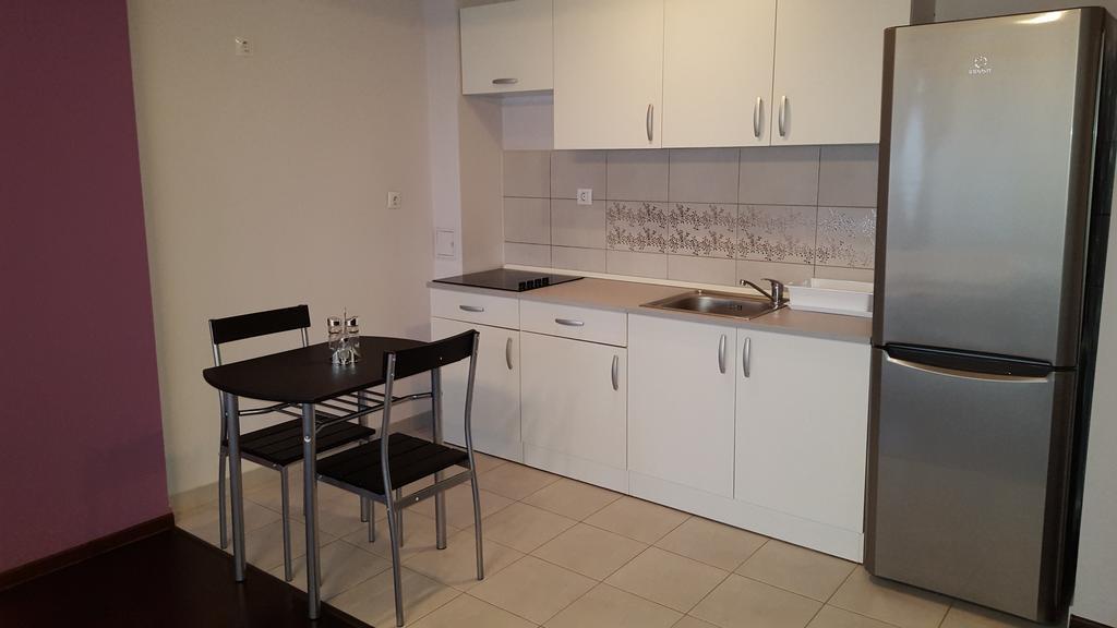 Sunlight Studio Apartment Oradea Buitenkant foto